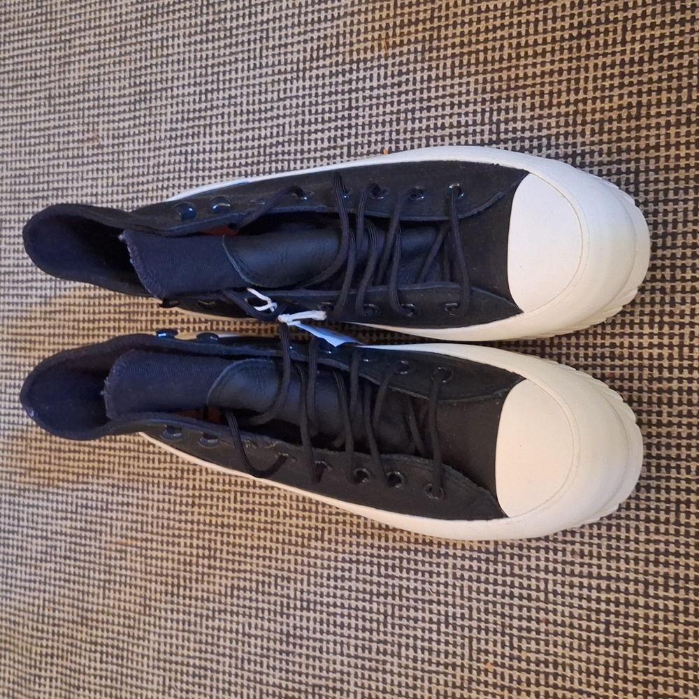 Converse Chuck Taylor All Star Lugged Sneakers- Women's Size 8 1/2